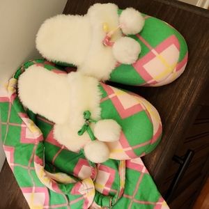 VS slippers in matching tote